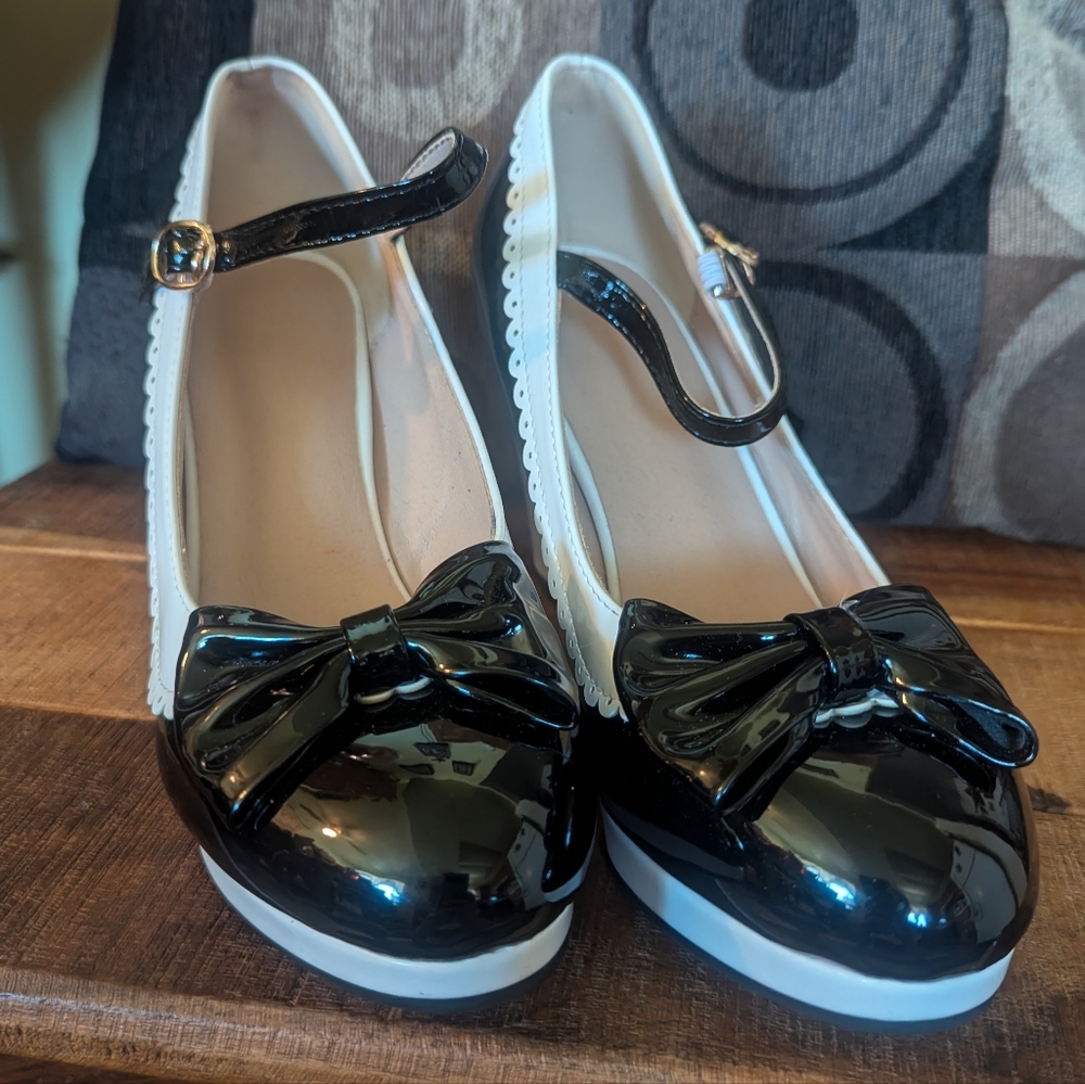 LUXMAX Women Patent Leather Mary Janes Platform Pumps with Bow Rockabilly Shoes